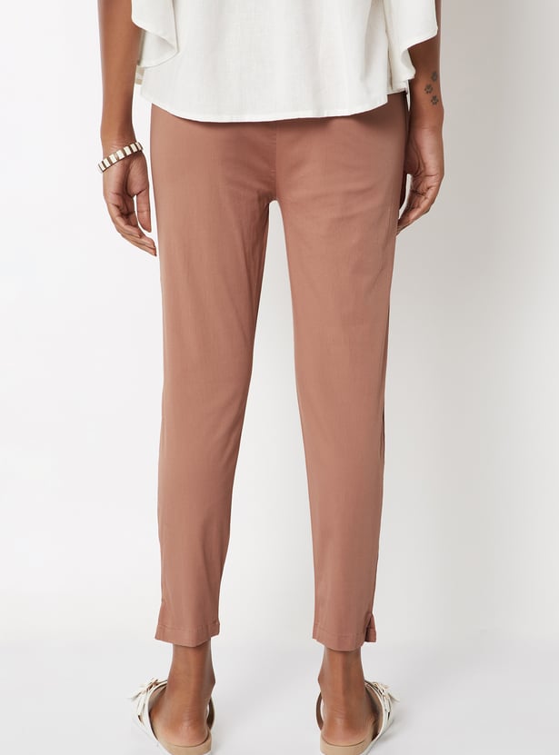 Women Solid Straight Pants