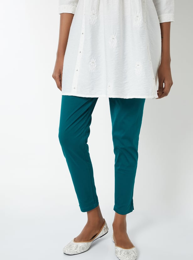 Women Solid Straight Pants