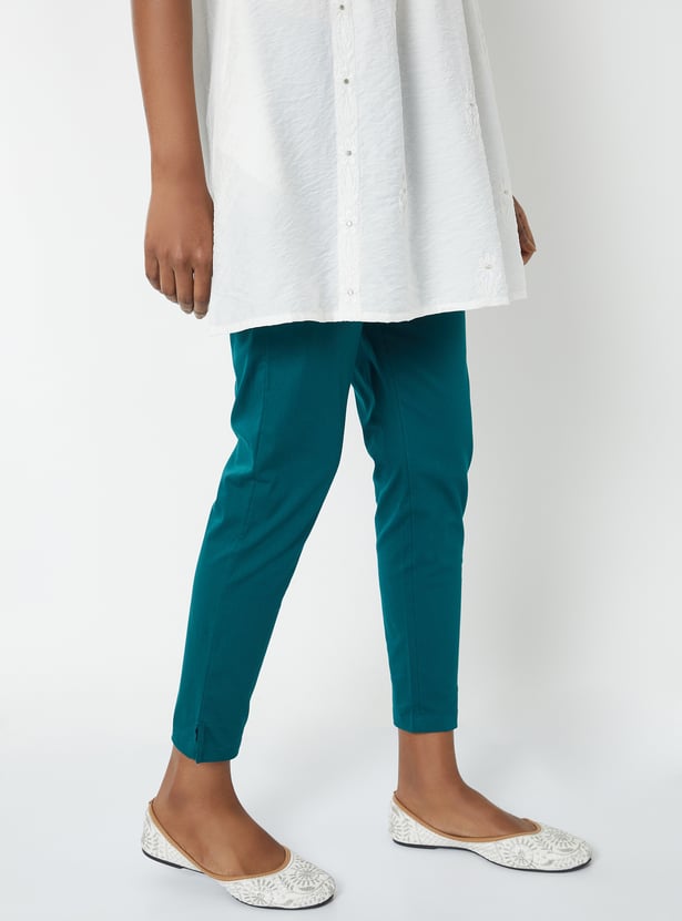 Women Solid Straight Pants
