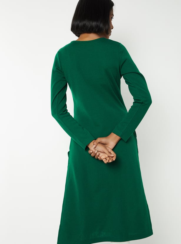 Women Embroidered Winter Kurta