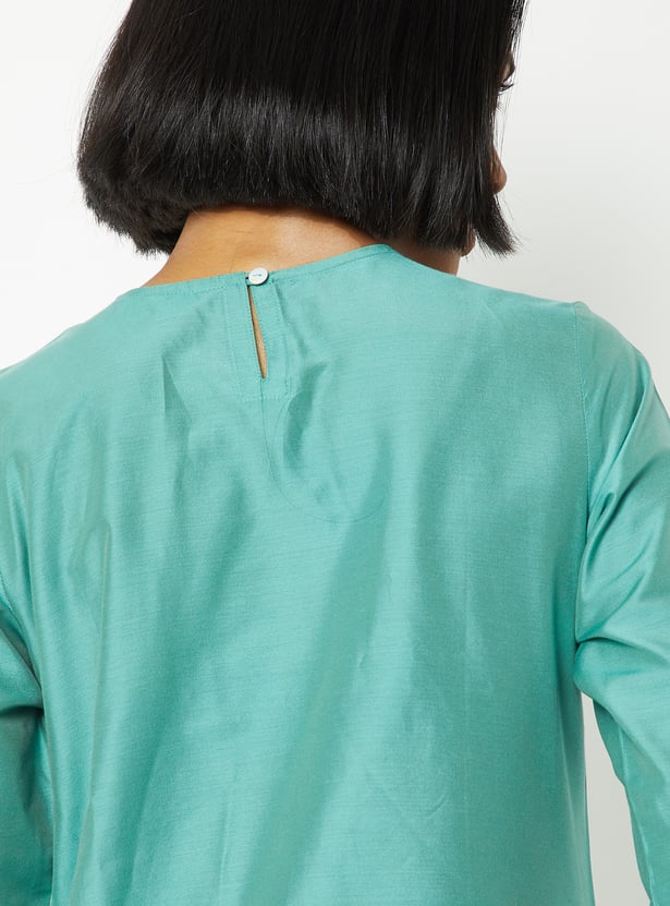 Women Embroidered Straight Kurta
