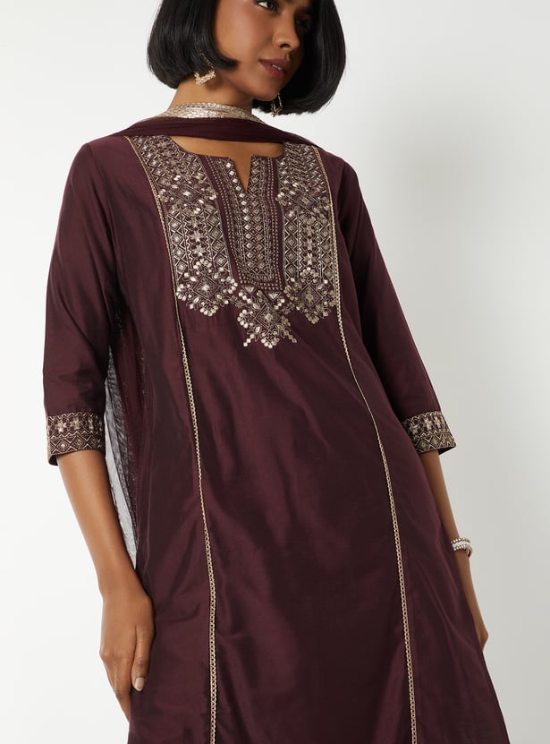 Women Embroidered Straight Kurta Set