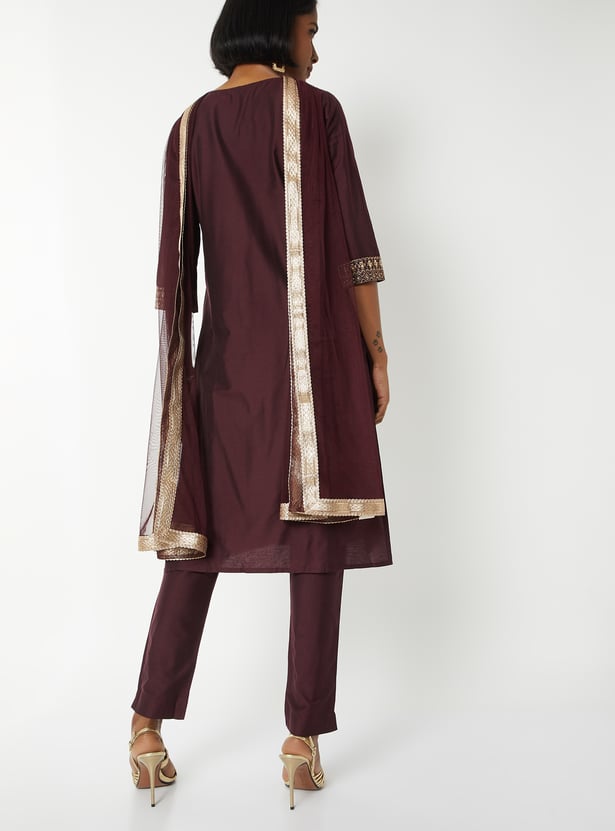 Women Embroidered Straight Kurta Set