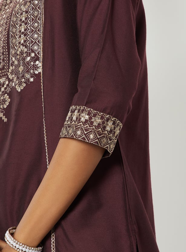 Women Embroidered Straight Kurta Set