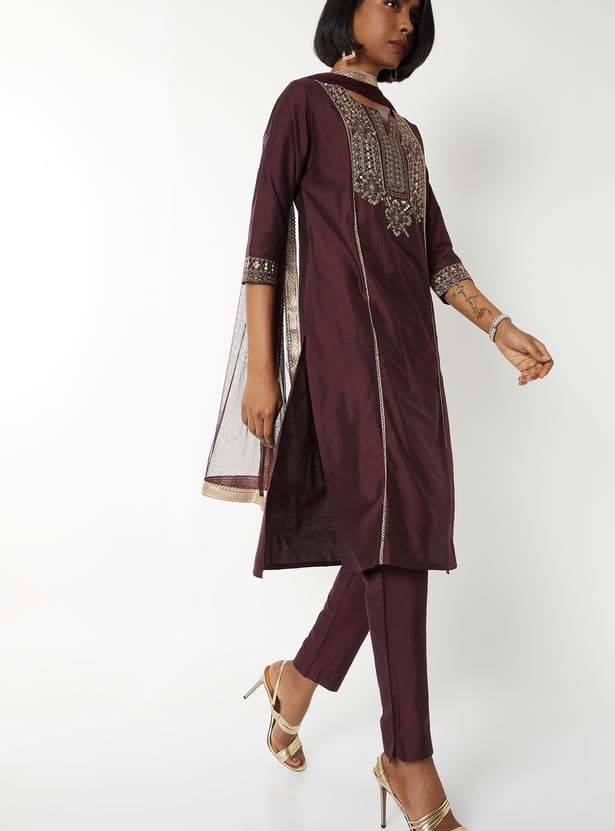 Women Embroidered Straight Kurta Set