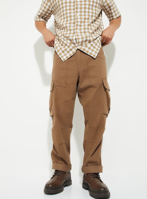 URB_N Men Solid Regular Fit Cargo Trousers
