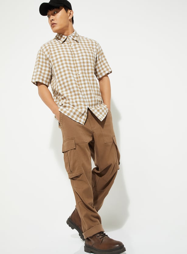 URB_N Men Solid Regular Fit Cargo Trousers