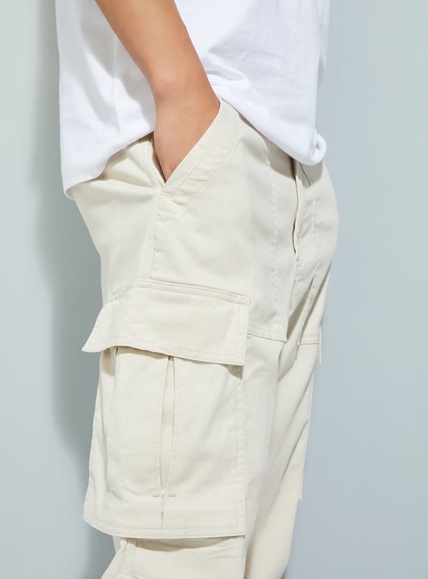 URB_N Men Solid Regular Fit Cargo Trousers