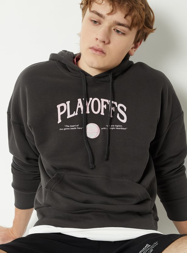 Men Back Print Hooded Athleisure Sweatshirt