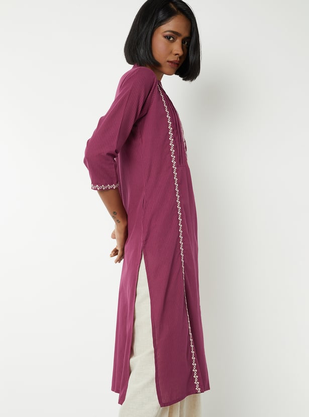 Women Embroidered Straight Kurta