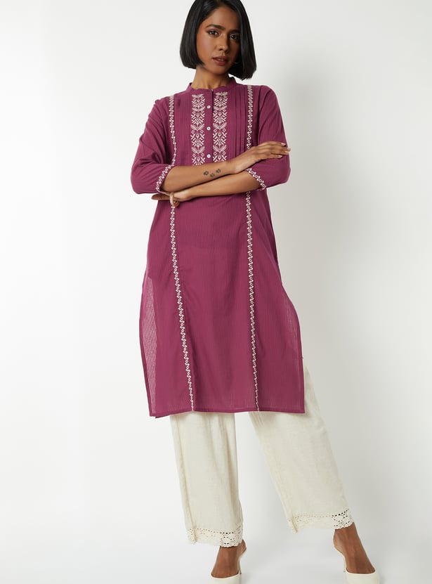Women Embroidered Straight Kurta