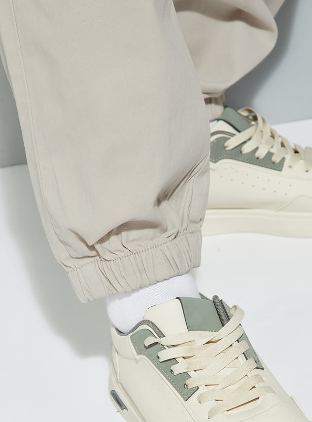 URB_N Men Solid Relaxed Fit Joggers