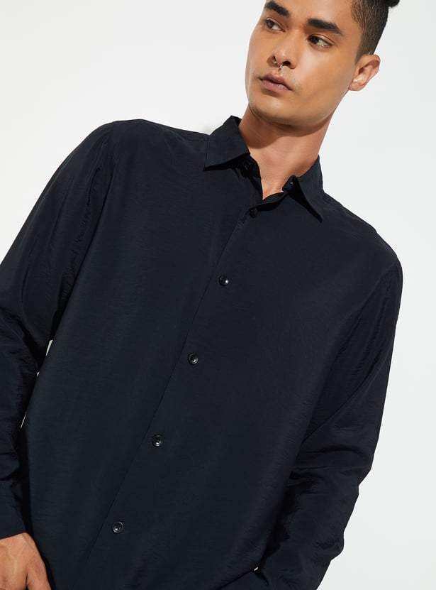 URB_N Men Solid Regular Fit Shirt