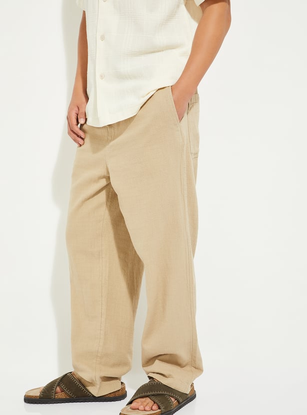 Men Solid Woven Pull-On Pants