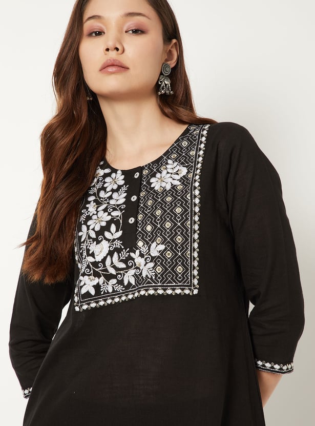 Women Embroidered Straight Kurta Set