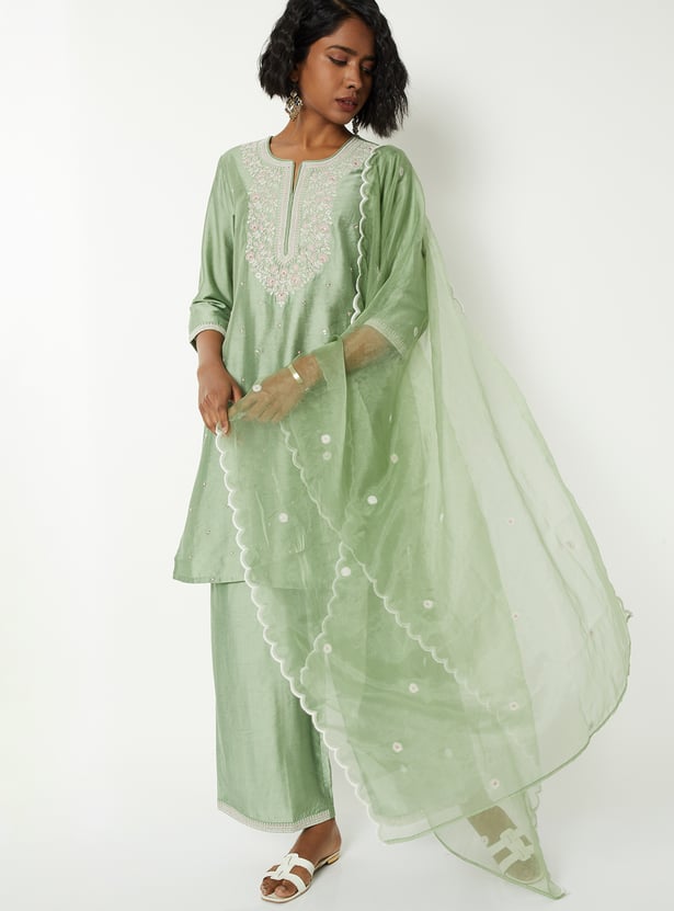 Women Embroidered Straight Kurta Set