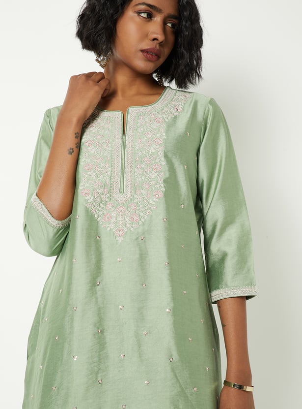 Women Embroidered Straight Kurta Set