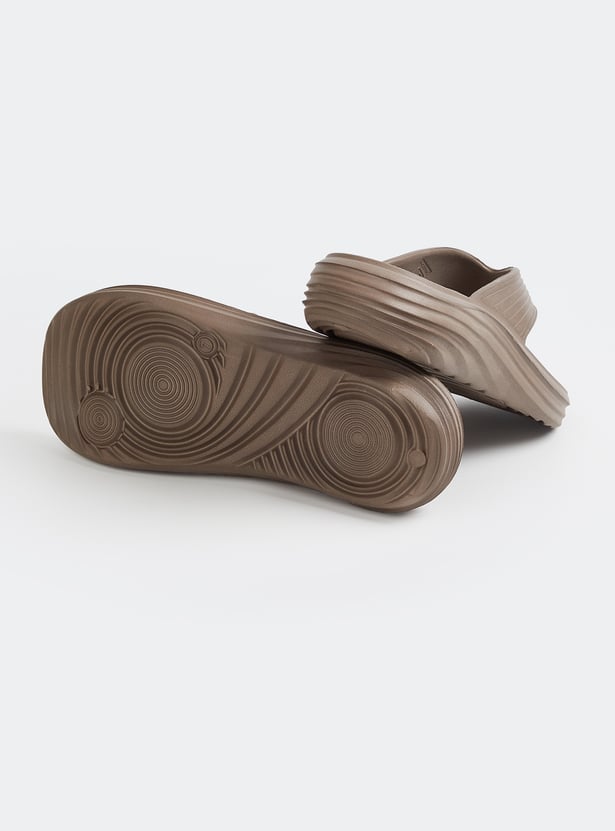 Men Textured Flip Flops