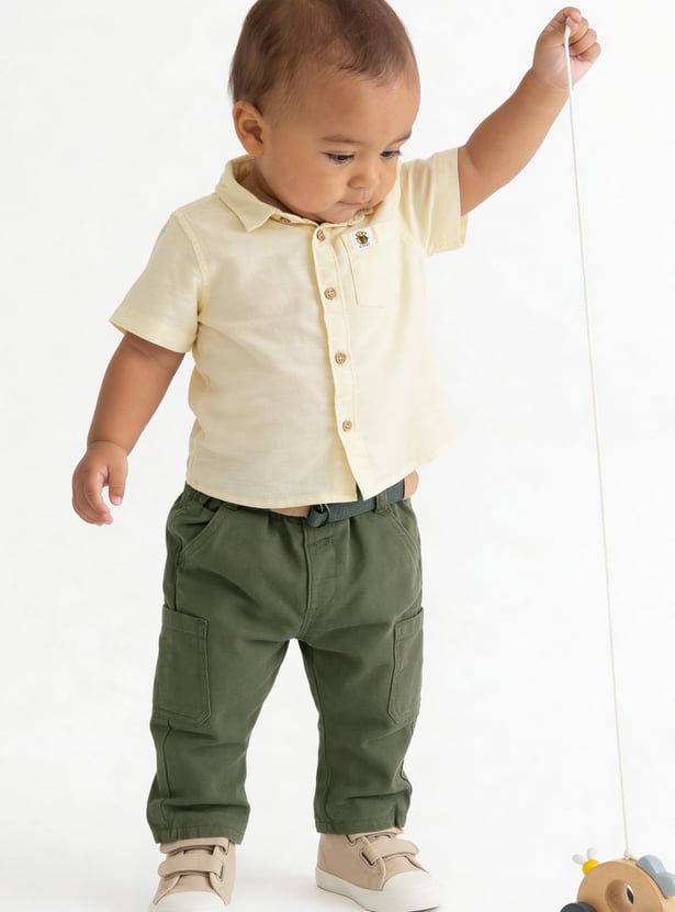 Boys Solid Regular Fit Cargos