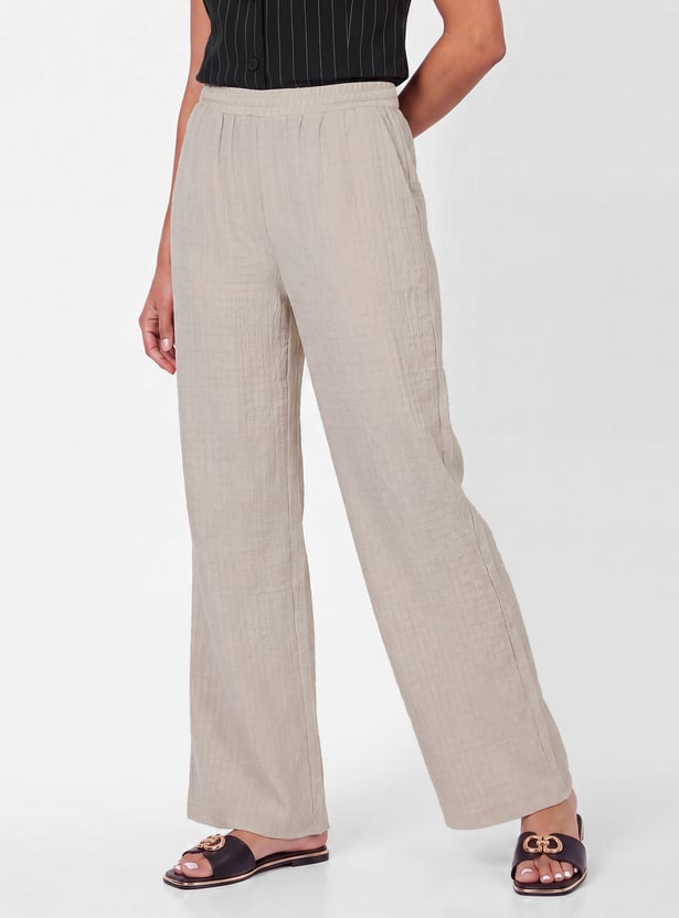 Women Textured Pants
