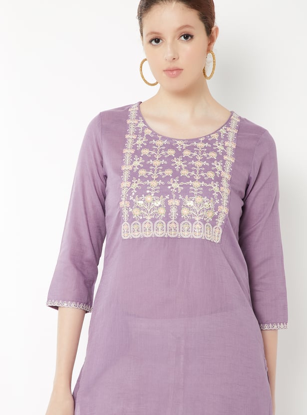 Women Embroidered Straight Kurta