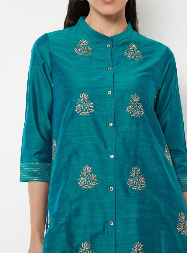 Women Embroidered Straight Kurta