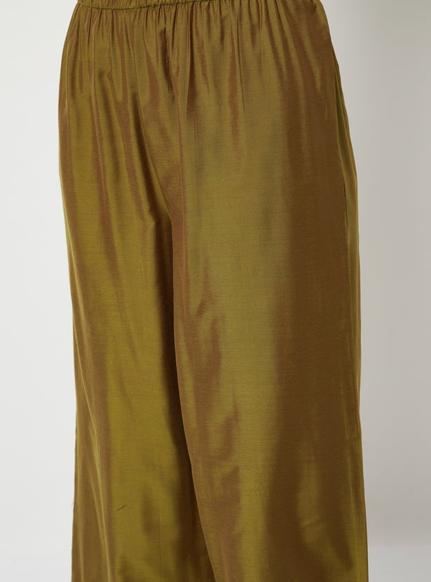 Women Embroidered Straight Kurta Set