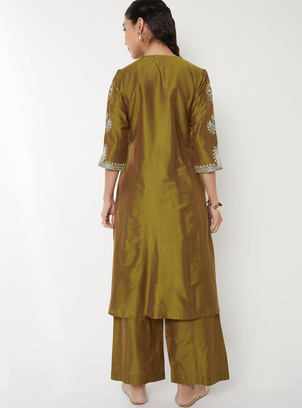Women Embroidered Straight Kurta Set