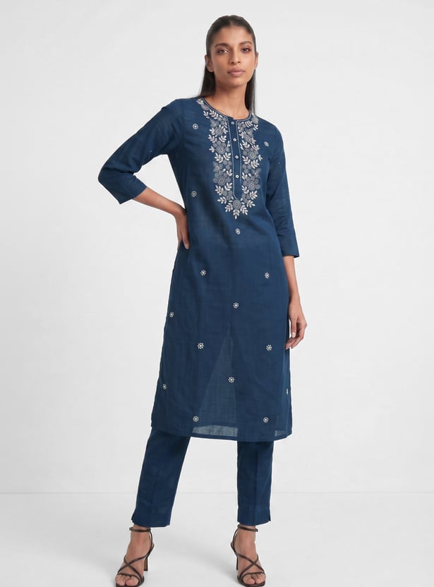 Women Embroidered Straight Kurta Set