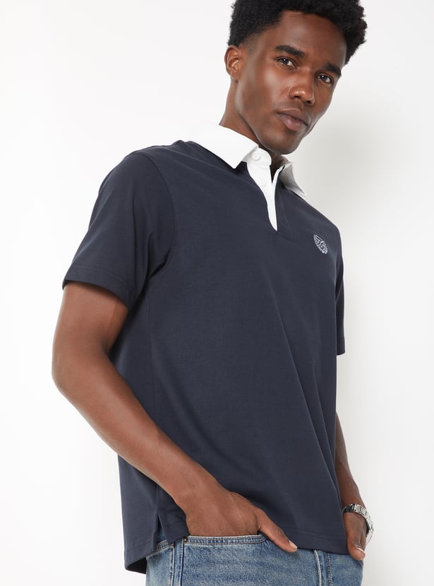 Men Textured Regular Fit Polo T-shirt