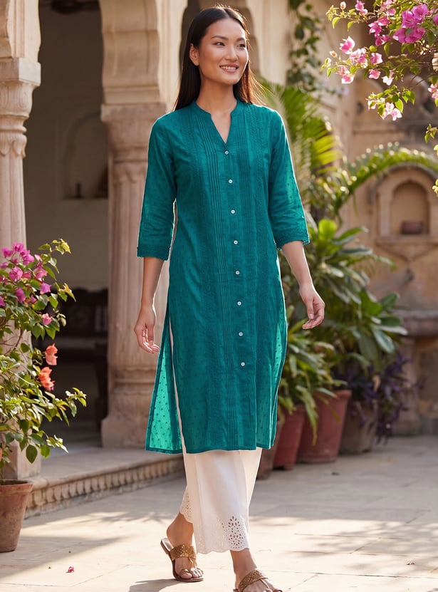 Women Pintuck Straight Kurta