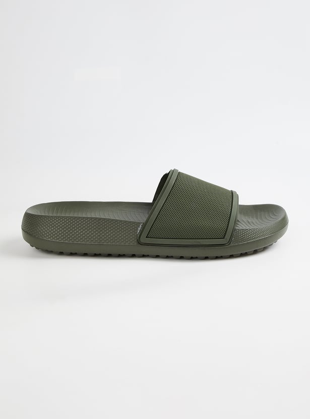 Men Textured Sliders