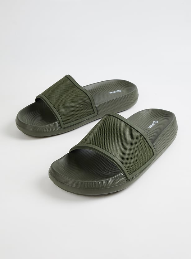 Men Textured Sliders