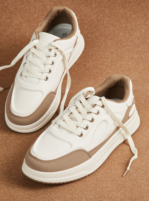 Men Contrast Overlay Sneakers