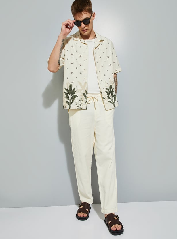 URB_N Men Textured Trousers