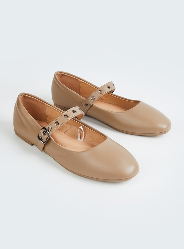 Women Grommet-Detailed Mary Janes