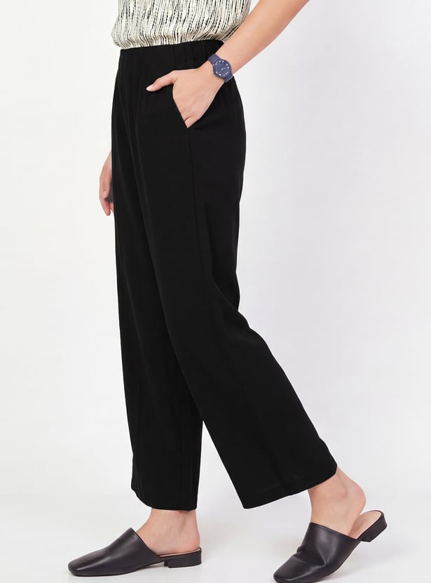 Women Solid Trousers
