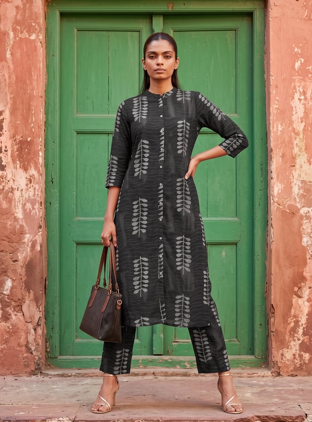 Women Printed Straight Kurta Set
