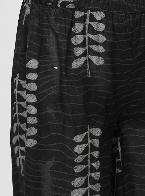 Women Printed Straight Kurta Set