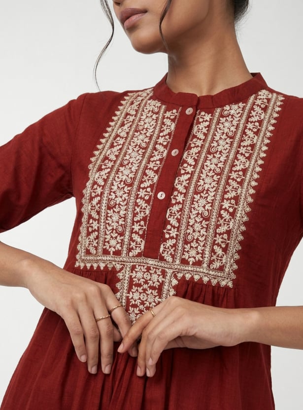 Women Embroidered Straight Kurta Set