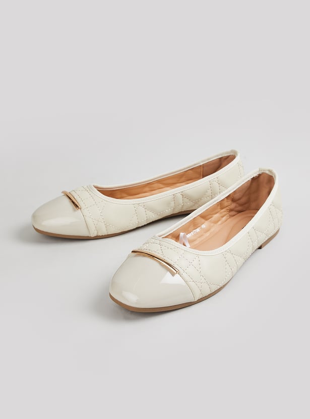 Women Patterned Ballerina Shoes