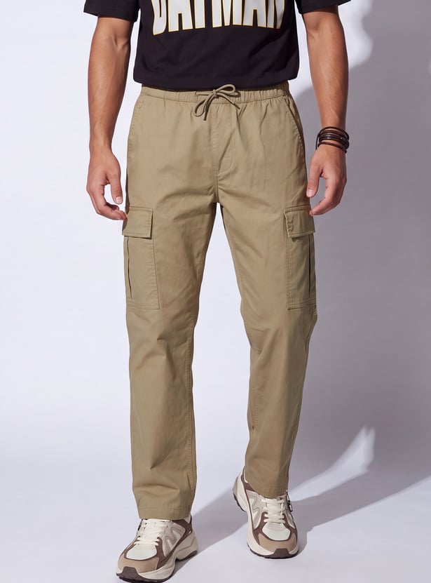URB_N Men Solid Cargo Trousers