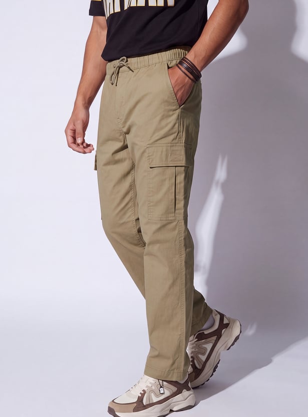 URB_N Men Solid Cargo Trousers