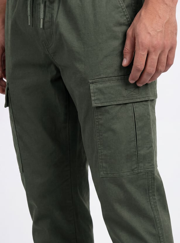 URB_N Men Solid Cargo Trousers