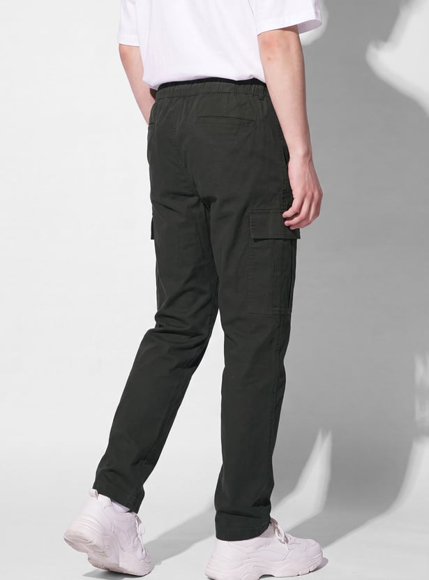 URB_N Men Solid Cargo Trousers