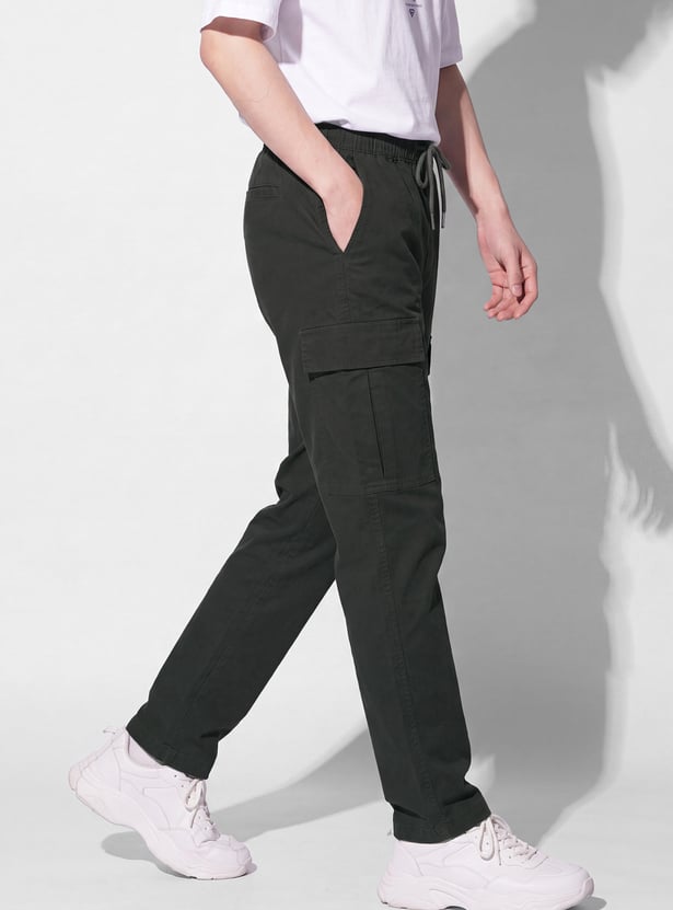 URB_N Men Solid Cargo Trousers