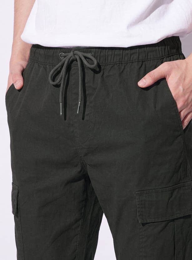 URB_N Men Solid Cargo Trousers