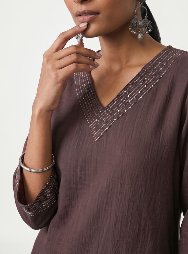 Women Embroidered Straight Kurta