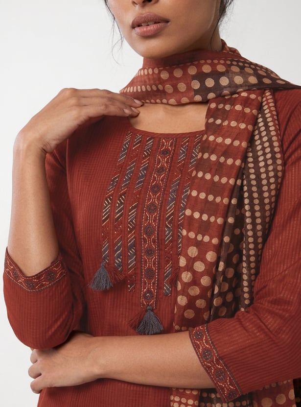 Women Printed Straight Kurta Set