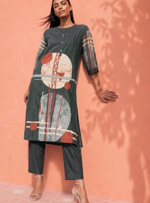Women Printed Straight Kurta Set